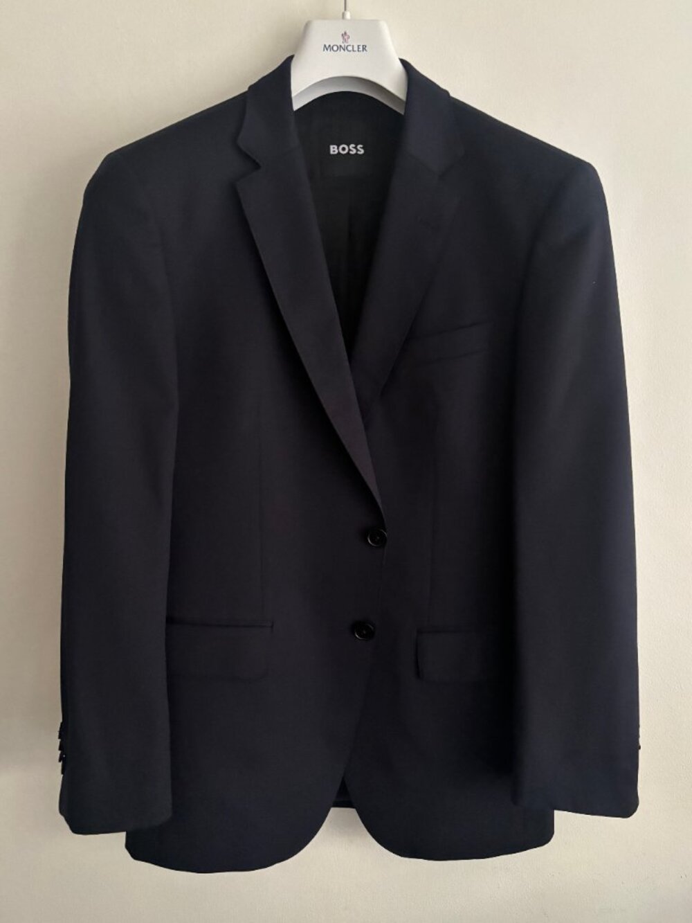 $500 Hugo Boss Navy Wool Suit - 36 Pants 30 x 28